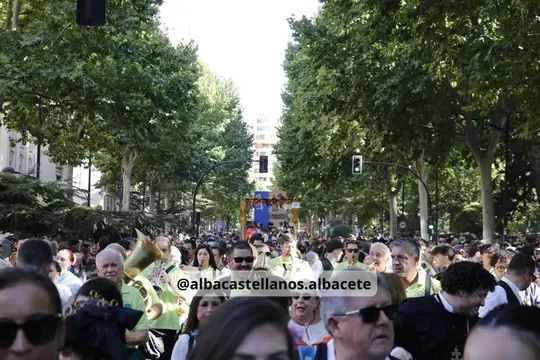 Numeroso público en el recorrido de la Cabalgata de la Feria de Albacete 2026