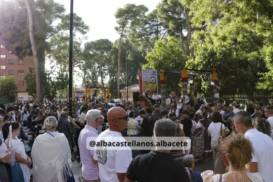 Público disfrutando de la Cabalgata de Apertura de la Feria de Albacete 2026