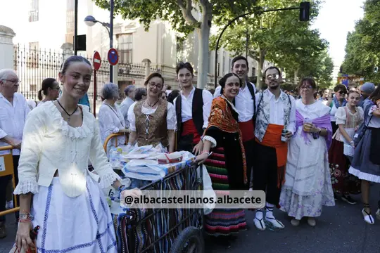 Grupo participante durante la Cabalgata de Apertura de Albacete 2026
