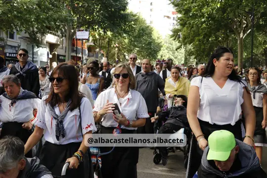 Ambiente en las calles durante la Cabalgata de Apertura de Albacete 2026