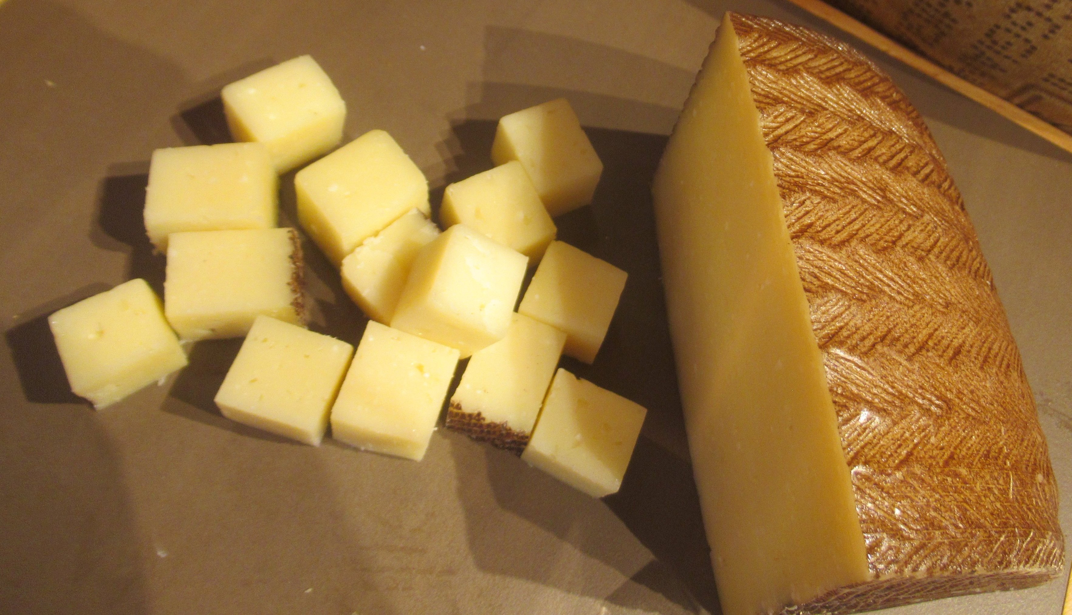 Queso manchego, producto típico que comprar en Albacete