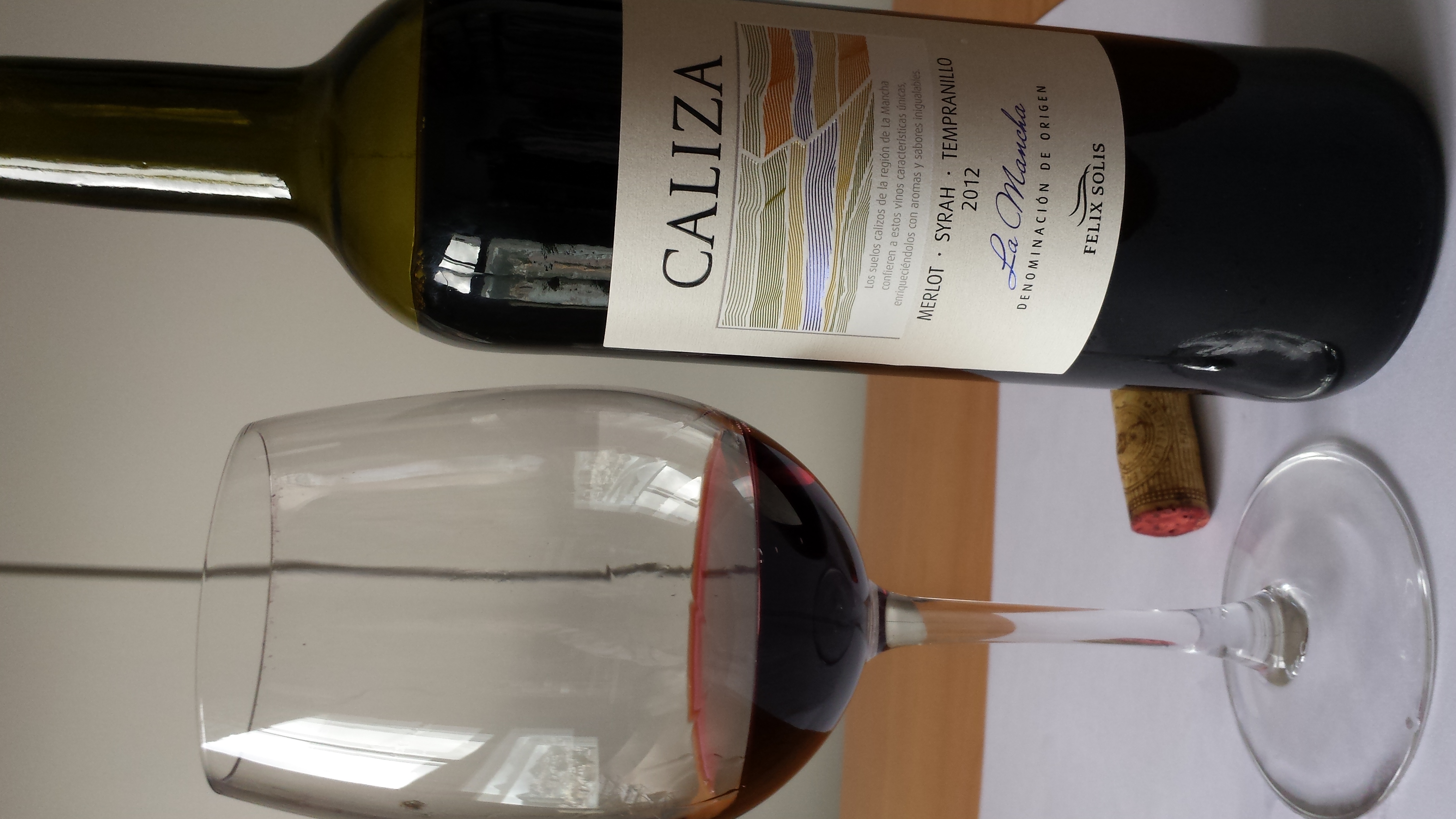 Vino manchego, producto gastronómico típico que comprar en Albacete