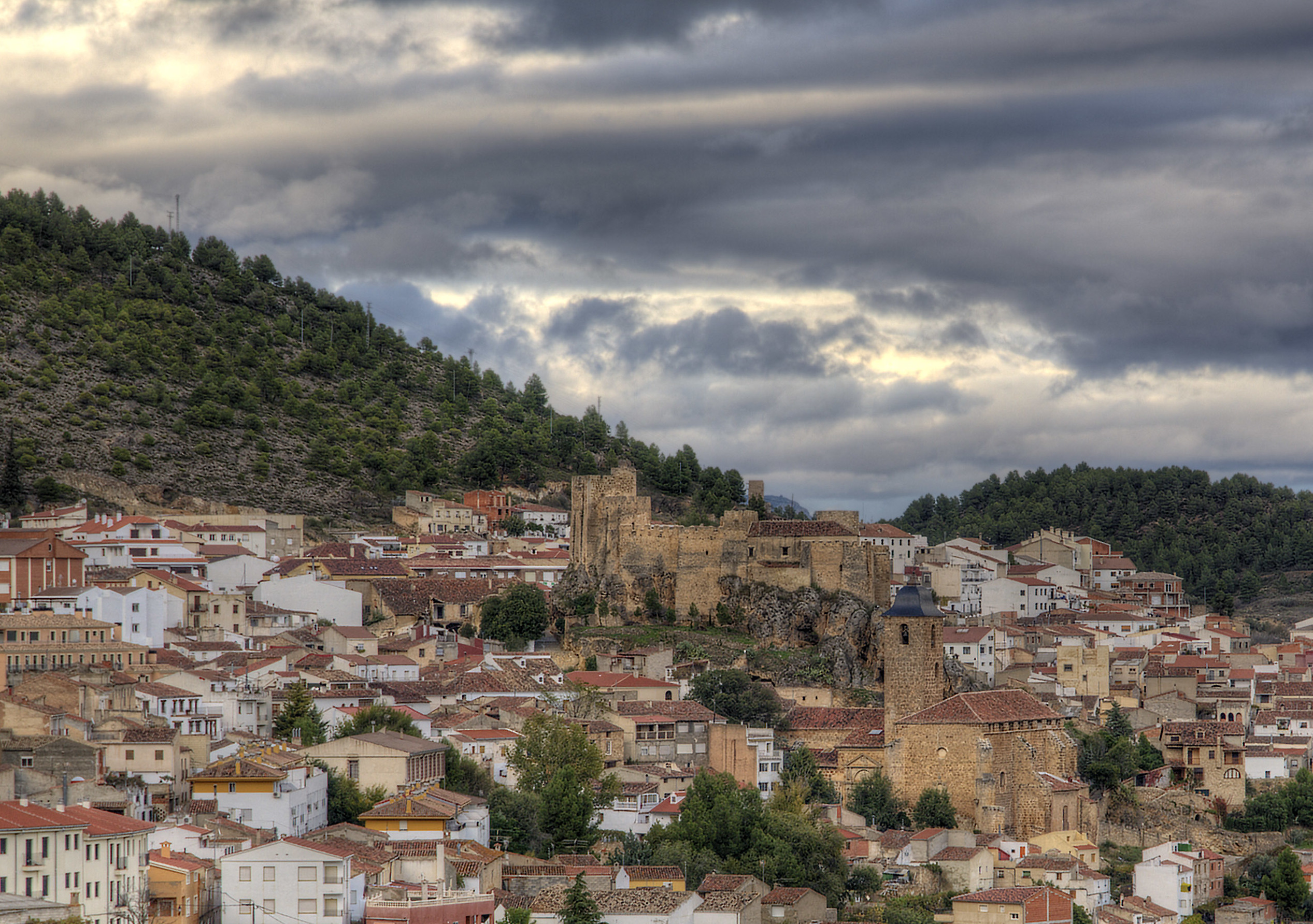 Castillo de Yeste, pueblo medieval de la Sierra del Segura en Albacete
