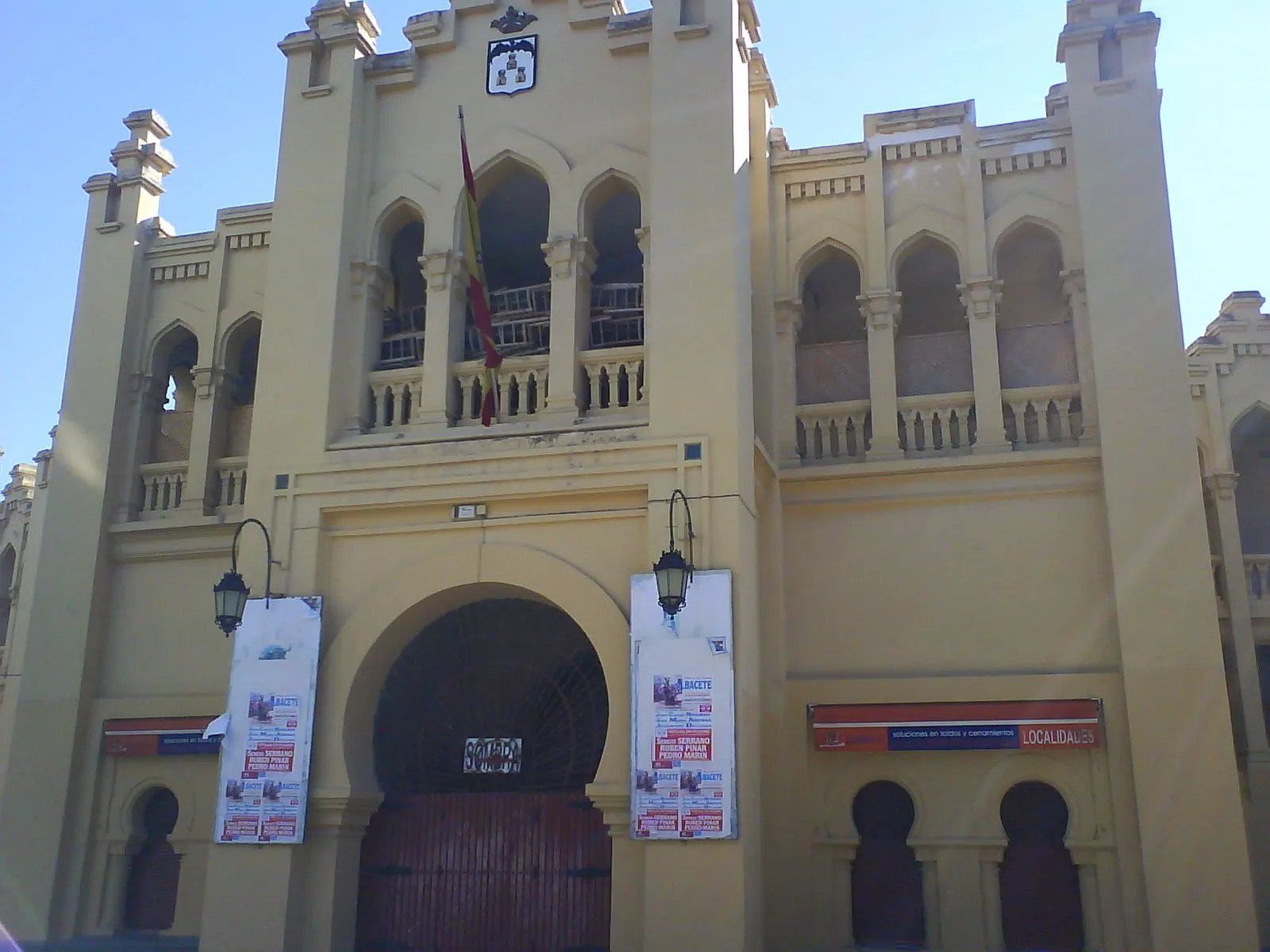 Entrada principal de la Plaza de Toros de Albacete