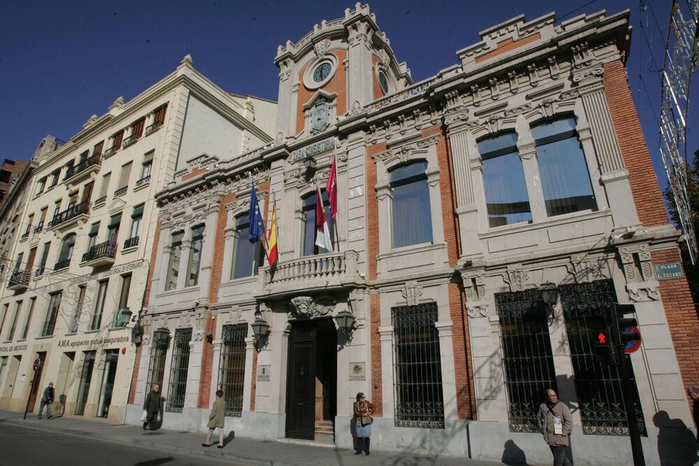 Fachada y balcón del Museo Municipal de Albacete, escenario del pregón de la Feria de Albacete 2026