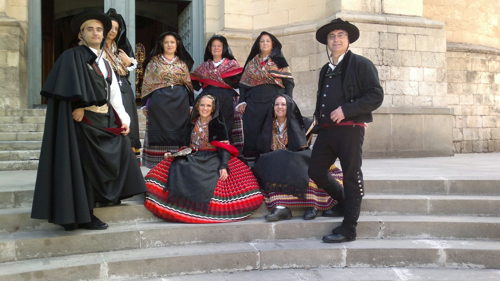 Grupo de folclore con traje típico manchego durante la Feria de Albacete